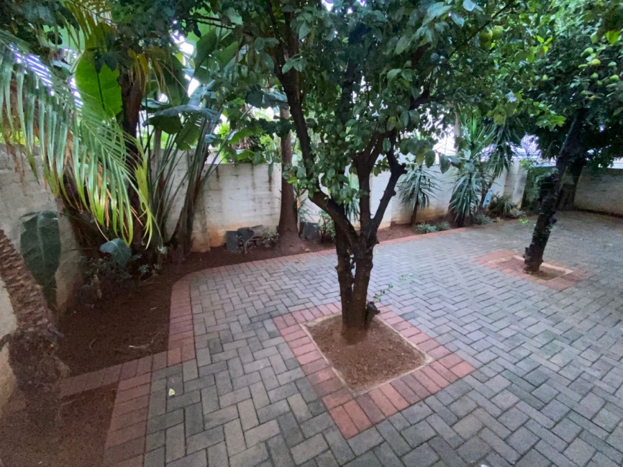 2 Bedroom Property for Sale in Waterval East North West